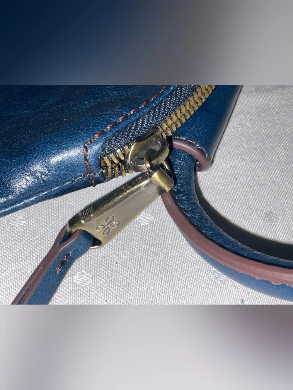 HOBO INTERNATIONAL BLUE LEATHER SABLE WRISTLET W RING - BRAND NEW